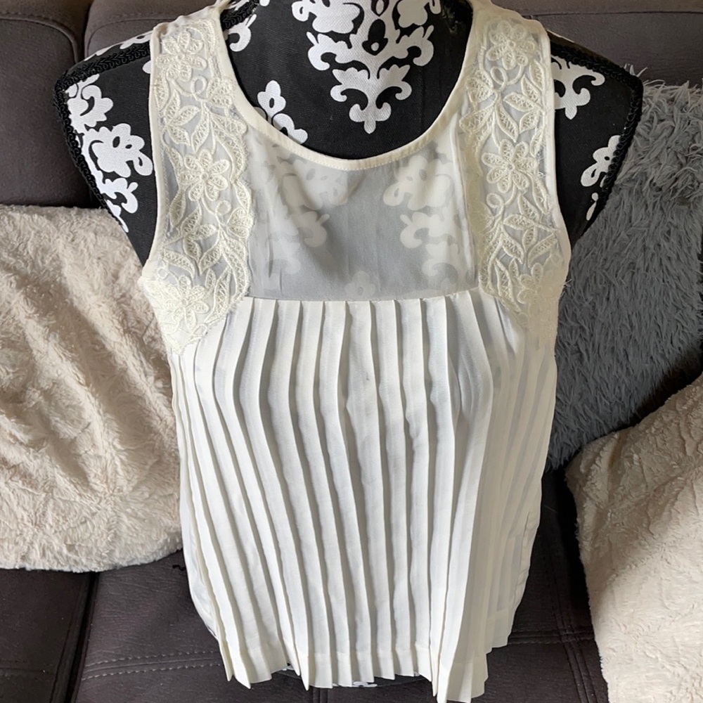 AMERICAN EAGLE OUTFITTERS Cream Tank Blouse Size S